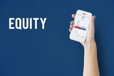 akıllı telefon elinde 