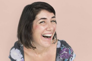 kadın stüdyoda poz