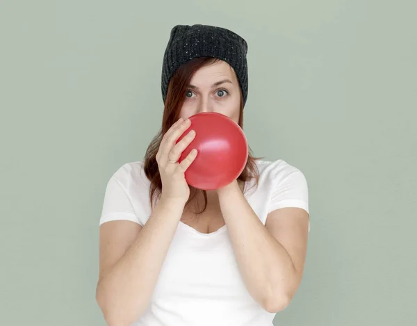 Mujer en sombrero sosteniendo globo —  Fotos de Stock