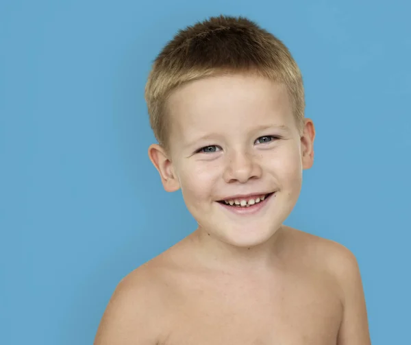 上半身裸の白人の小さな男の子 — ストック写真
