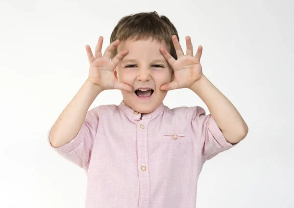 Niño pequeño en el estudio —  Fotos de Stock