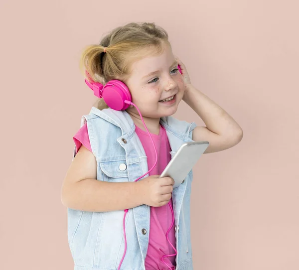 Дівчина в навушниках — стокове фото