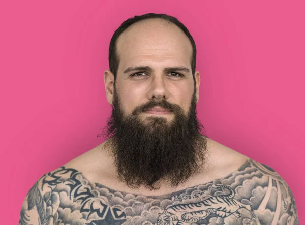 Homem com barba e tatuagem — Fotografia de Stock