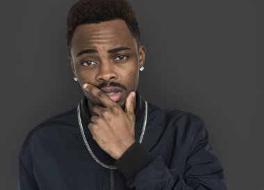 Afrika delikanlı Studio poz