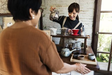 Barista ve kafede istemci