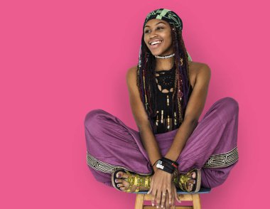 Rasta saçlı Afrikalı kadın.