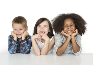 Studio şirin mutlu çocuklar