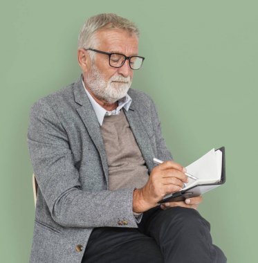 Senior studio poz işadamı