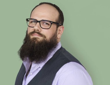 Adam gözlük ve sakallı