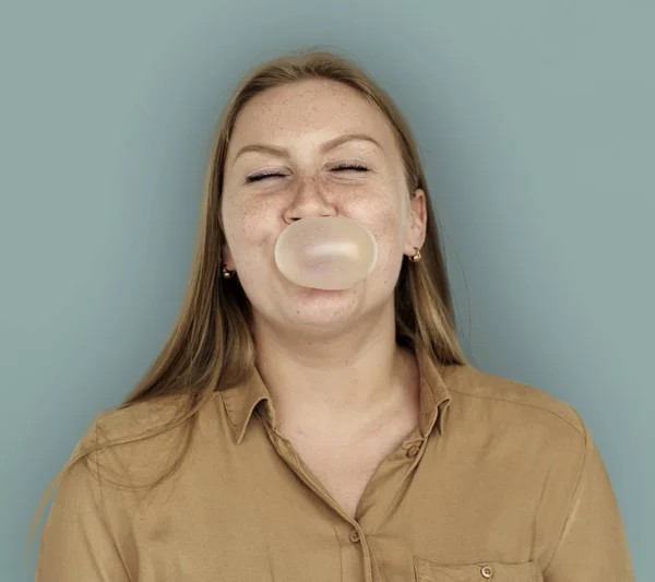 Femme avec Bubble Gum — Photo