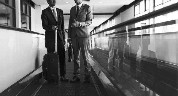 Two Businessmen with luggage — Stock Photo, Image