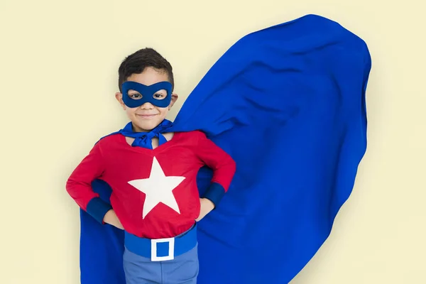 Menino em Fantasia de Super-Herói — Fotografia de Stock