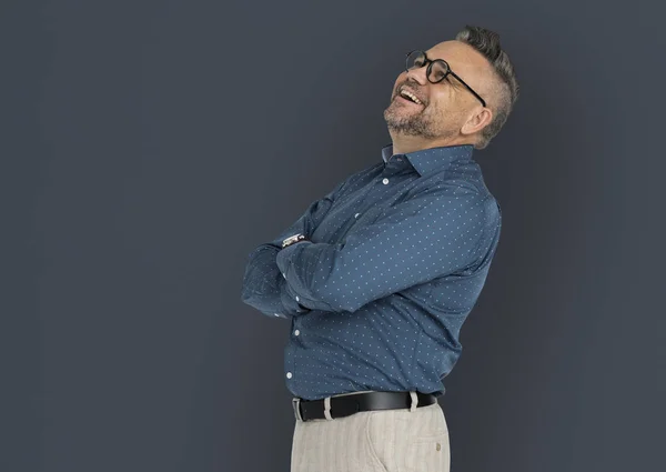 Adulto caucasiano homem sorrindo — Fotografia de Stock