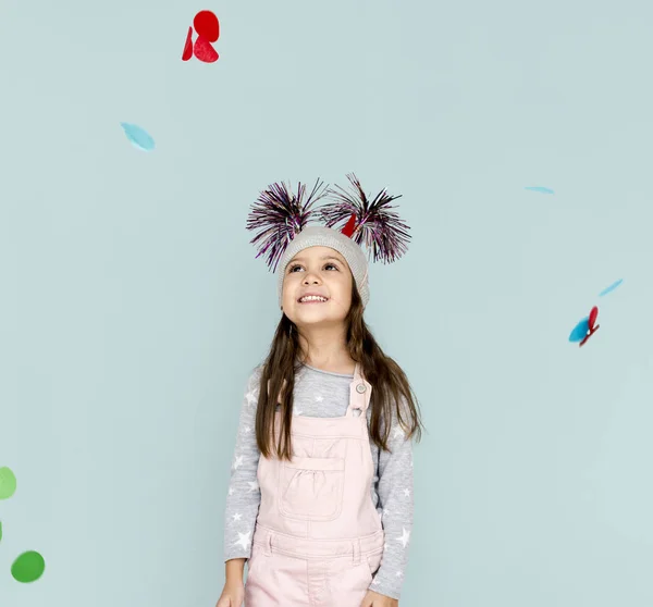 Pequena menina elegante em chapéu de festa — Fotografia de Stock