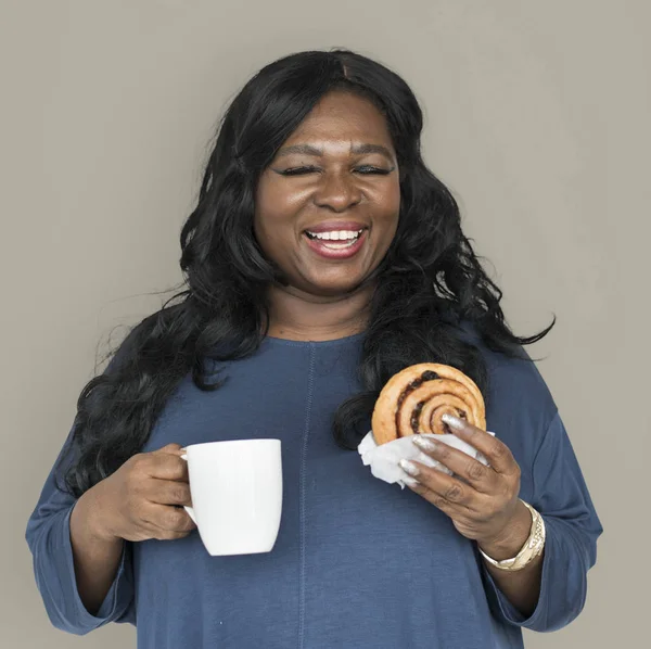 Mujer africana comiendo —  Fotos de Stock