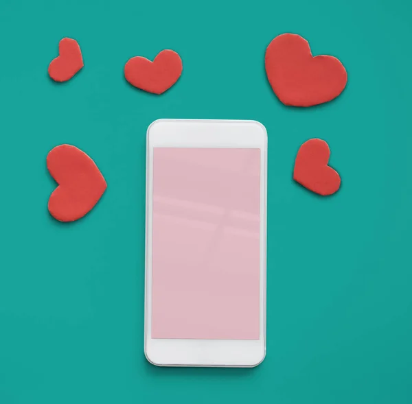 Corazones de amor y Smartphone — Foto de Stock