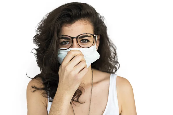 Άρρωστη γυναίκα, φορώντας μάσκα — Φωτογραφία Αρχείου