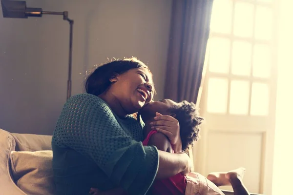 Feliz madre e hija — Foto de Stock