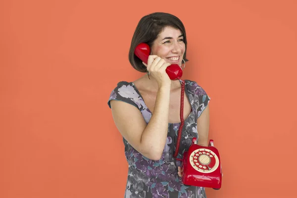 Kvinnan pratar retro talephone — Stockfoto