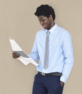 Gazete Studio ile Afrika adam