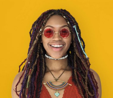 dreadlocks ile güzel Afrikalı kadın