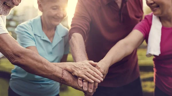 Travail d'équipe de personnes âgées — Photo