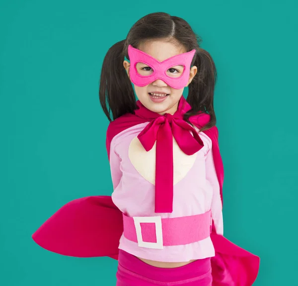 Menina em traje de super-herói — Fotografia de Stock