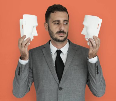 İşadamı holding maskeleri