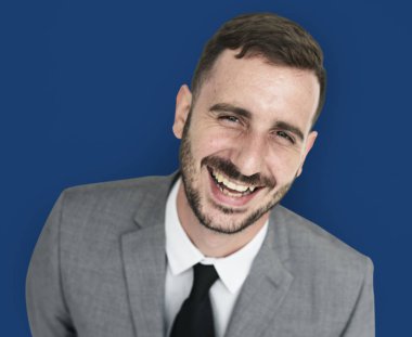 gülümseyen genç işadamı