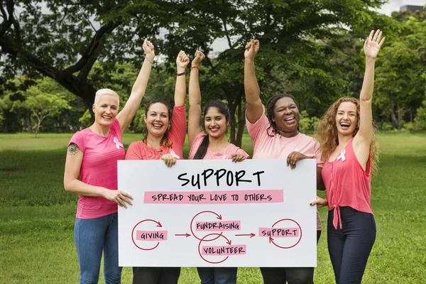 Grupo multirracial de mujeres — Foto de Stock