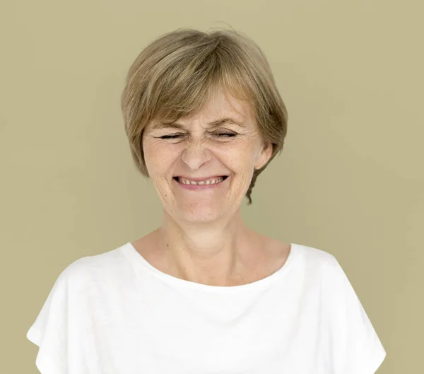 Lachende senior vrouw — Stockfoto