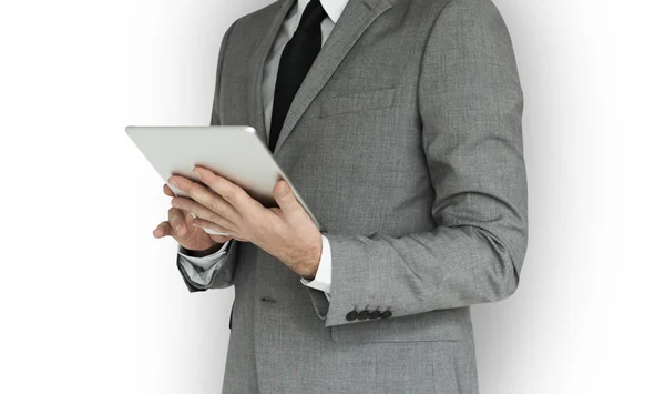 Affärsman med hjälp av Tablet PC — Stockfoto