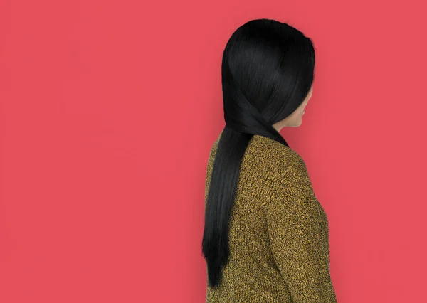 गडद लांब केस असलेली स्त्री — स्टॉक फोटो, इमेज