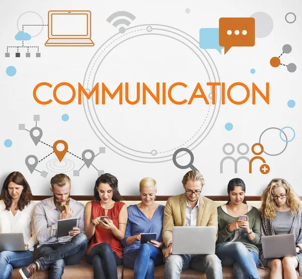 İş ekibi birlikte çalışıyor.