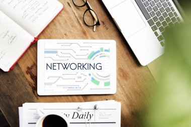 Tablo üzerinde dijital tablet