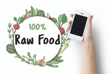 akıllı telefon elinde 