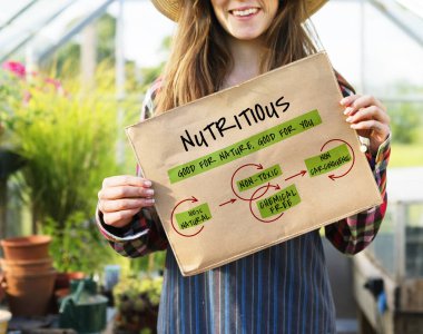 kadın holding afiş 