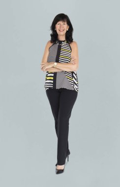 yetişkin kadın siyah saçlı