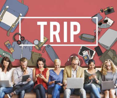 İş ekibi birlikte çalışıyor. 