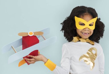 Afrikalı kız kostüm süper kahraman