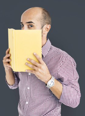 kel adam günlüğü ile yüz kapsayan