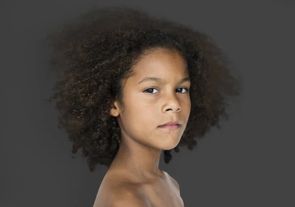 Criança africana com penteado afro — Fotografia de Stock