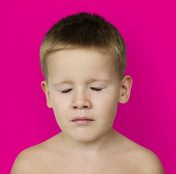 Wajah bocah kulit putih yang menyedihkan — Stok Foto