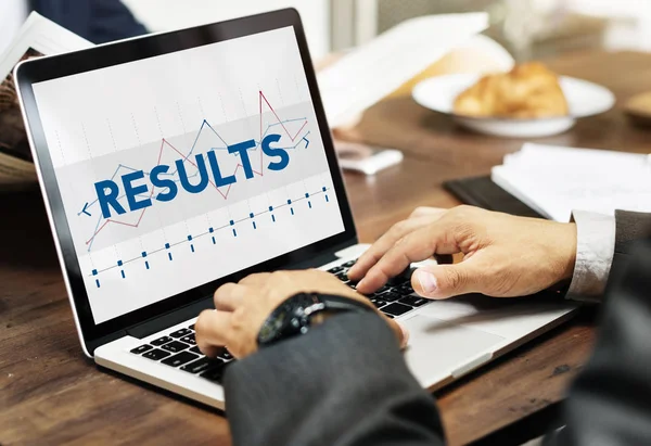 İşadamı çalışma işlemi sırasında