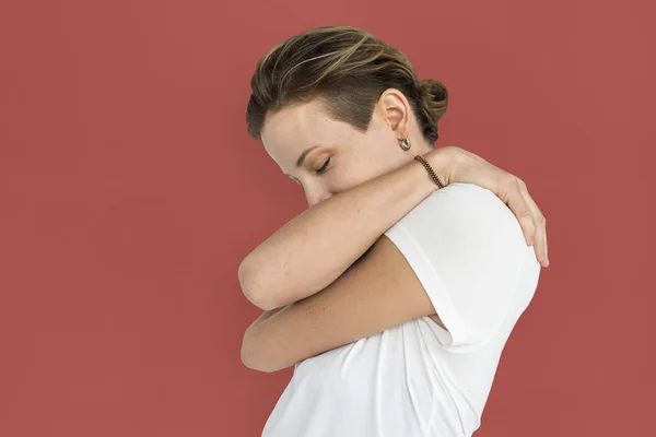 Mulher abraçando-se — Fotografia de Stock