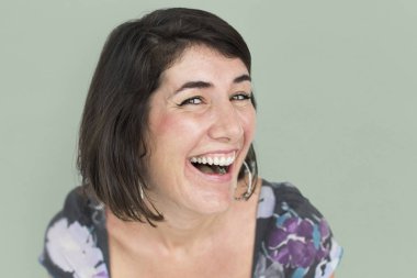 kadın stüdyoda poz