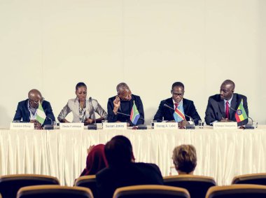 çok ırklı insanlar toplantısı 