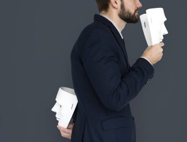 İşadamı holding maskeleri