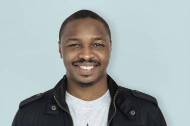 Afrikalı erkek gülümseyen