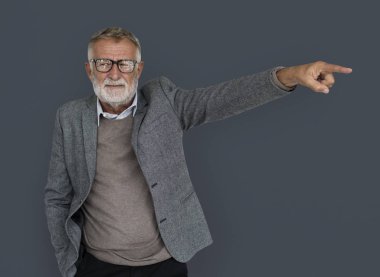 Sakal el hareketi ile adam çık
